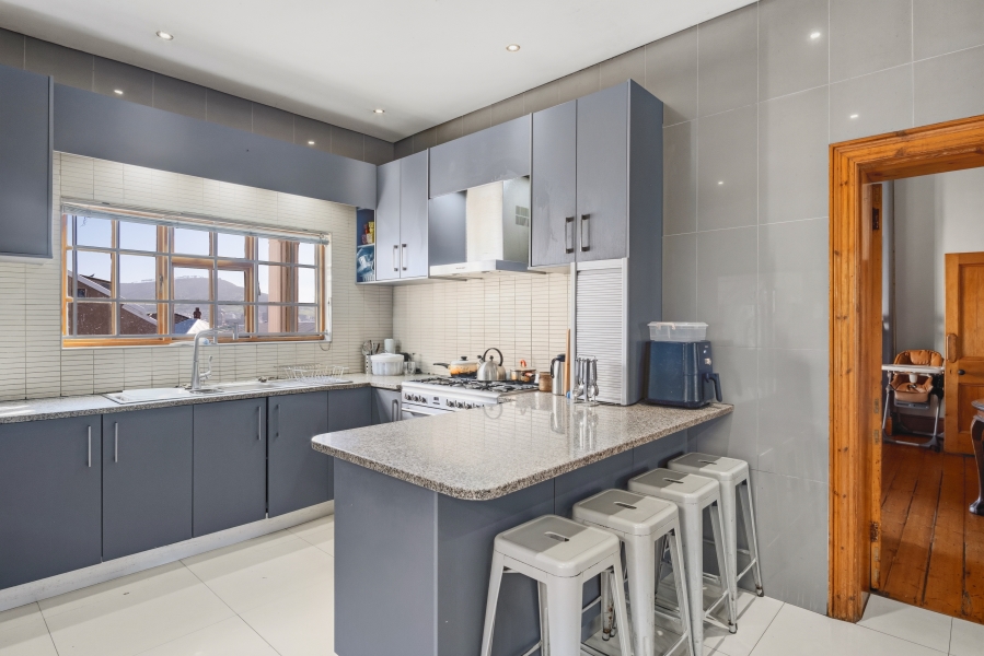 8 Bedroom Property for Sale in Walmer Estate Western Cape